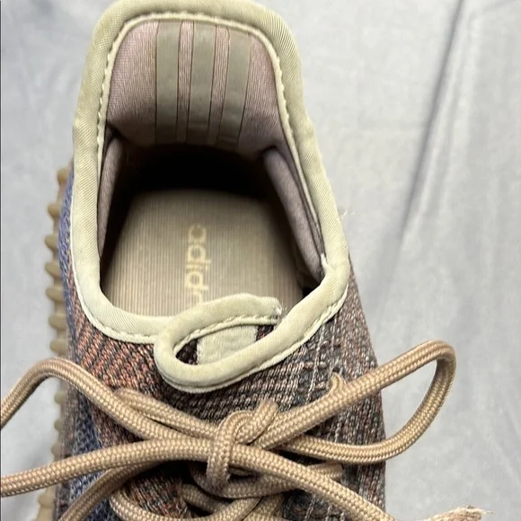 Yeezy Boost 350 v2 unisex UK size 4 brown/ blue us 4 1/2 used - Picture 10 of 16